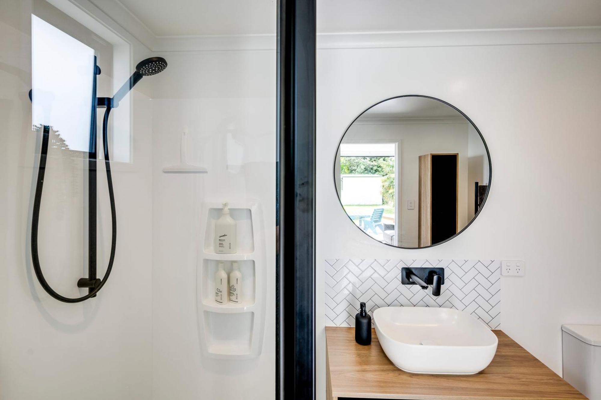 Modern Studio Near Clive River Ngoại thất bức ảnh