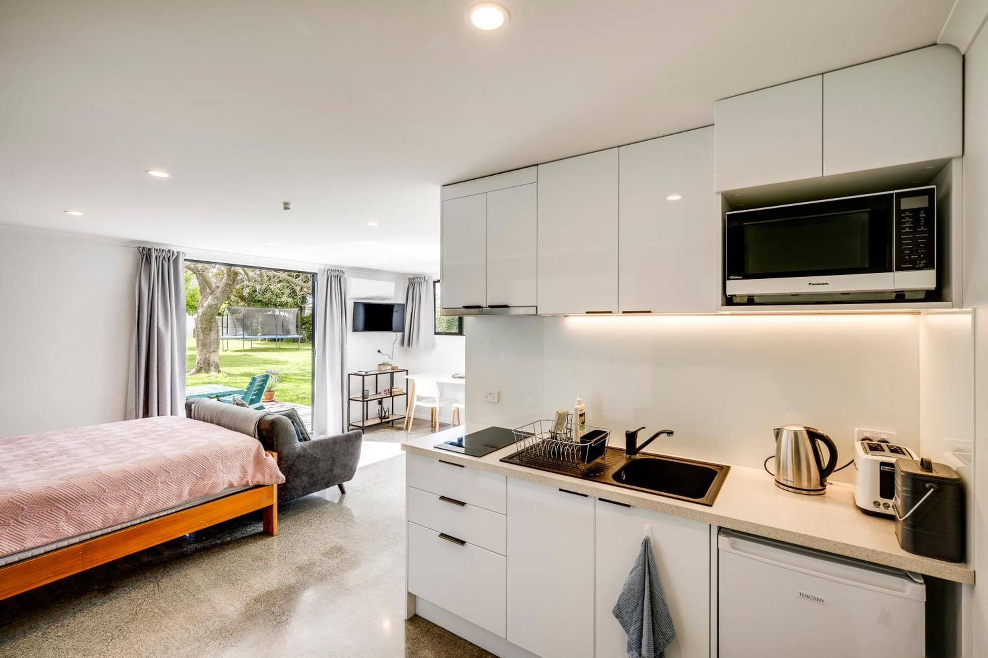 Modern Studio Near Clive River Ngoại thất bức ảnh