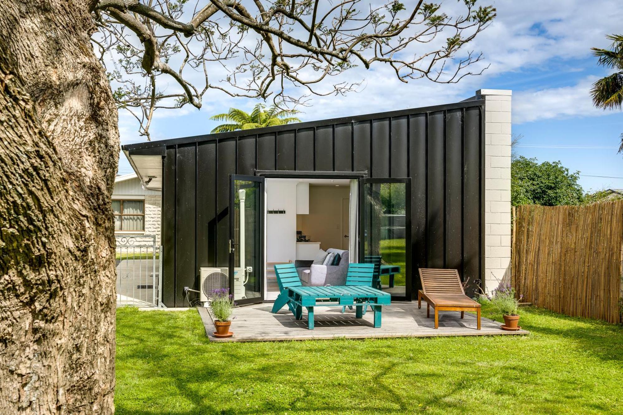 Modern Studio Near Clive River Ngoại thất bức ảnh